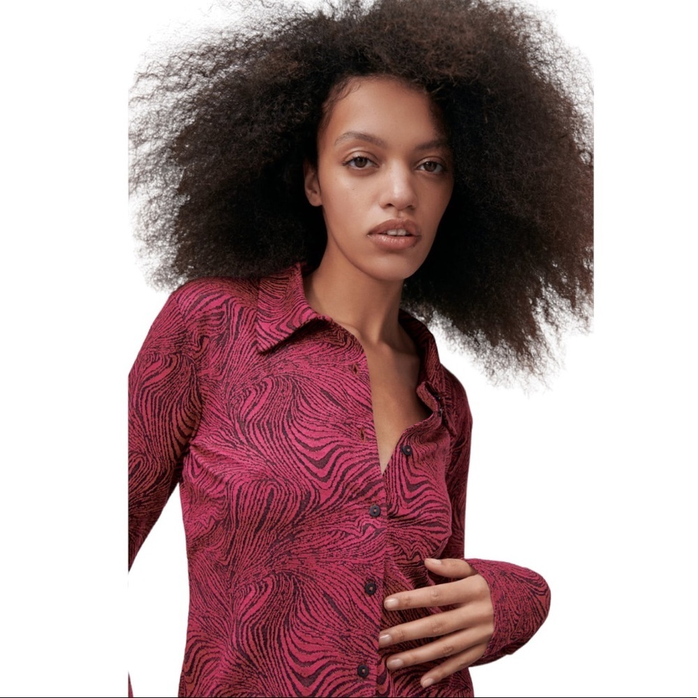 Zara Women Size M Shirt Animal Print Long Sleeve Collar Knit Blouse Fuchsia NWT
